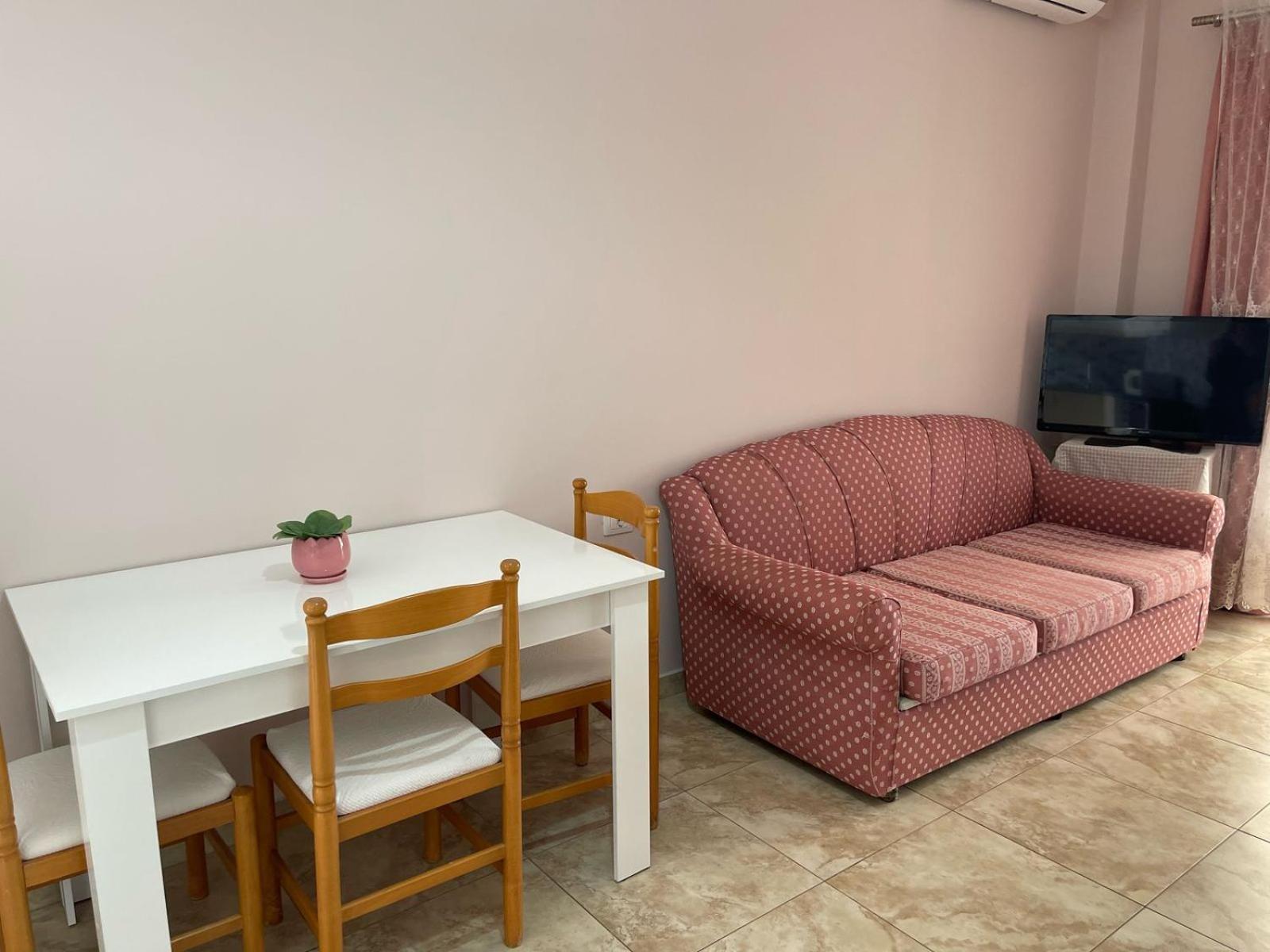 Linda Home Sarande Luaran gambar