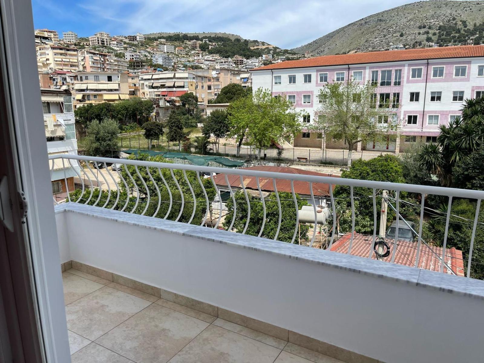 Linda Home Sarande Luaran gambar