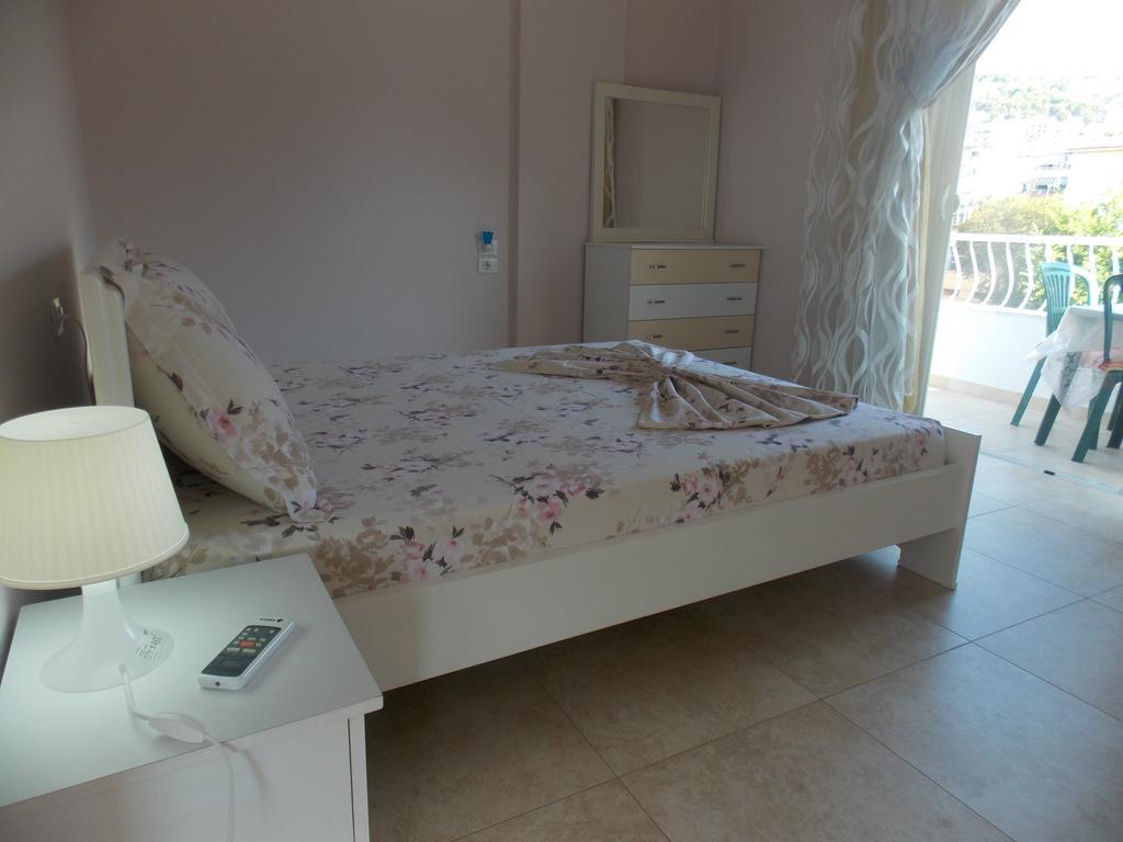 Linda Home Sarande Luaran gambar