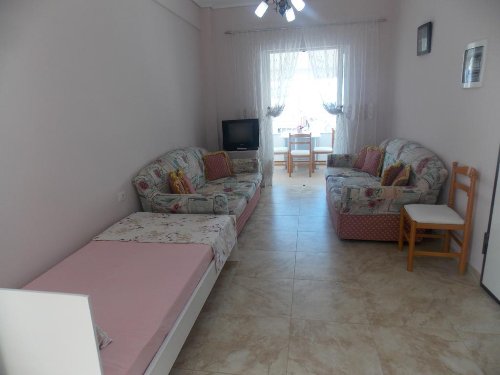 Linda Home Sarande Luaran gambar