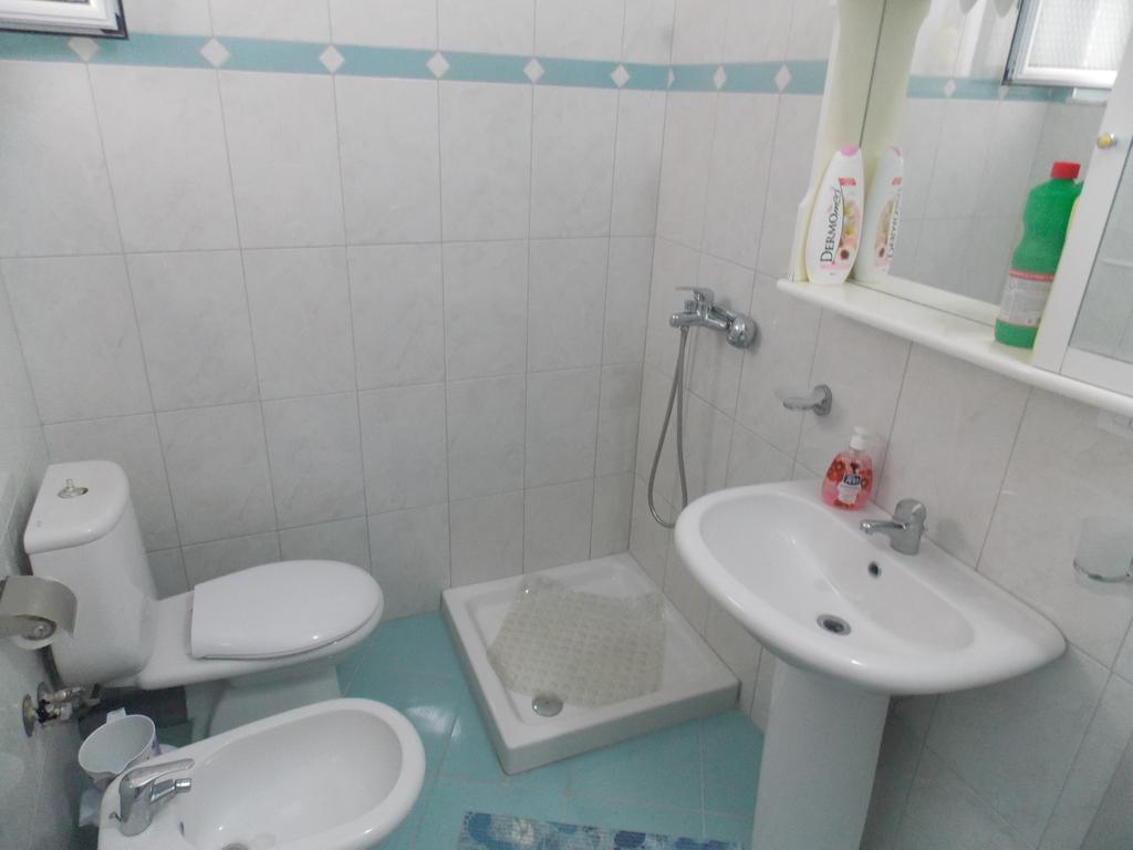 Linda Home Sarande Luaran gambar