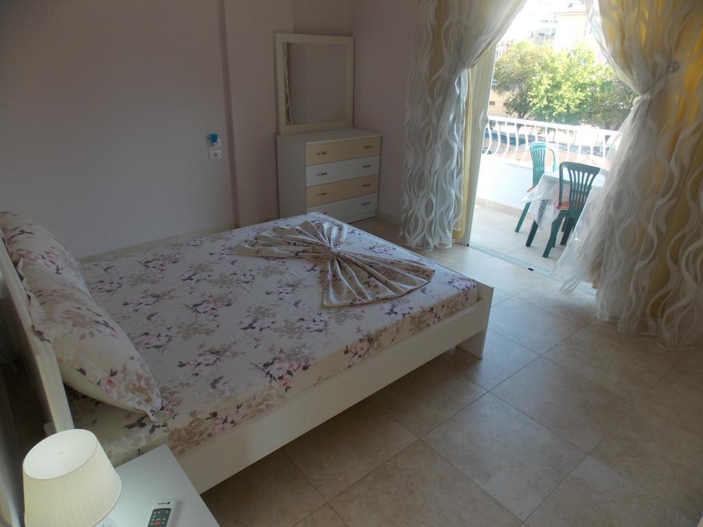 Linda Home Sarande Luaran gambar