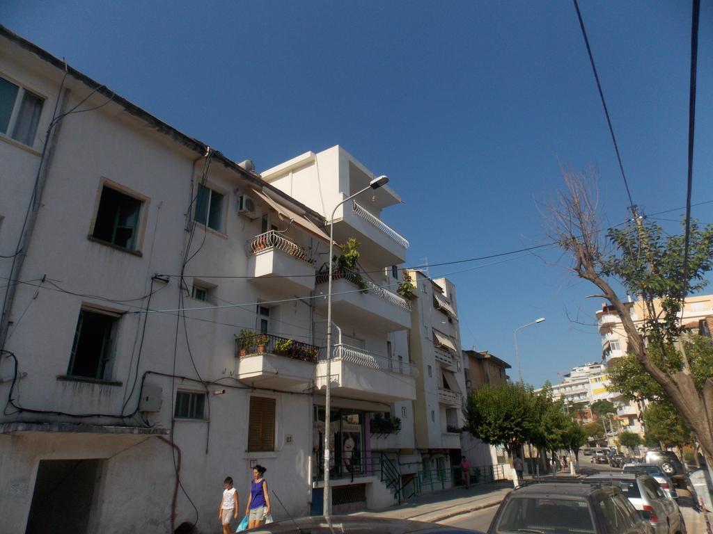 Linda Home Sarande Luaran gambar