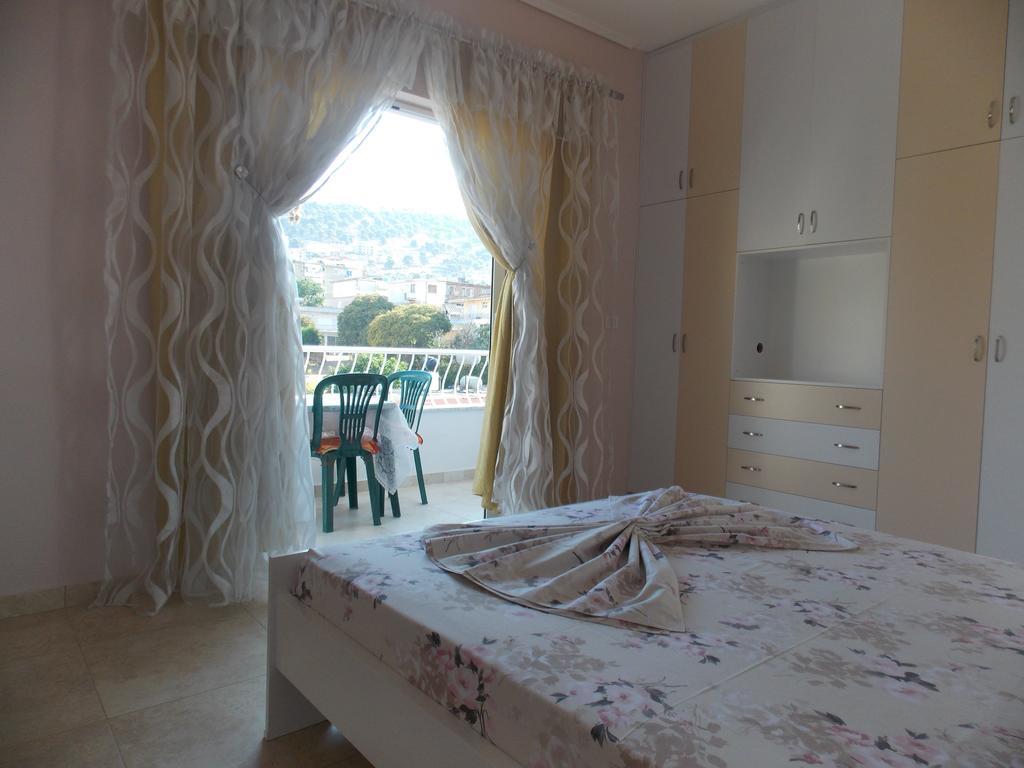 Linda Home Sarande Luaran gambar