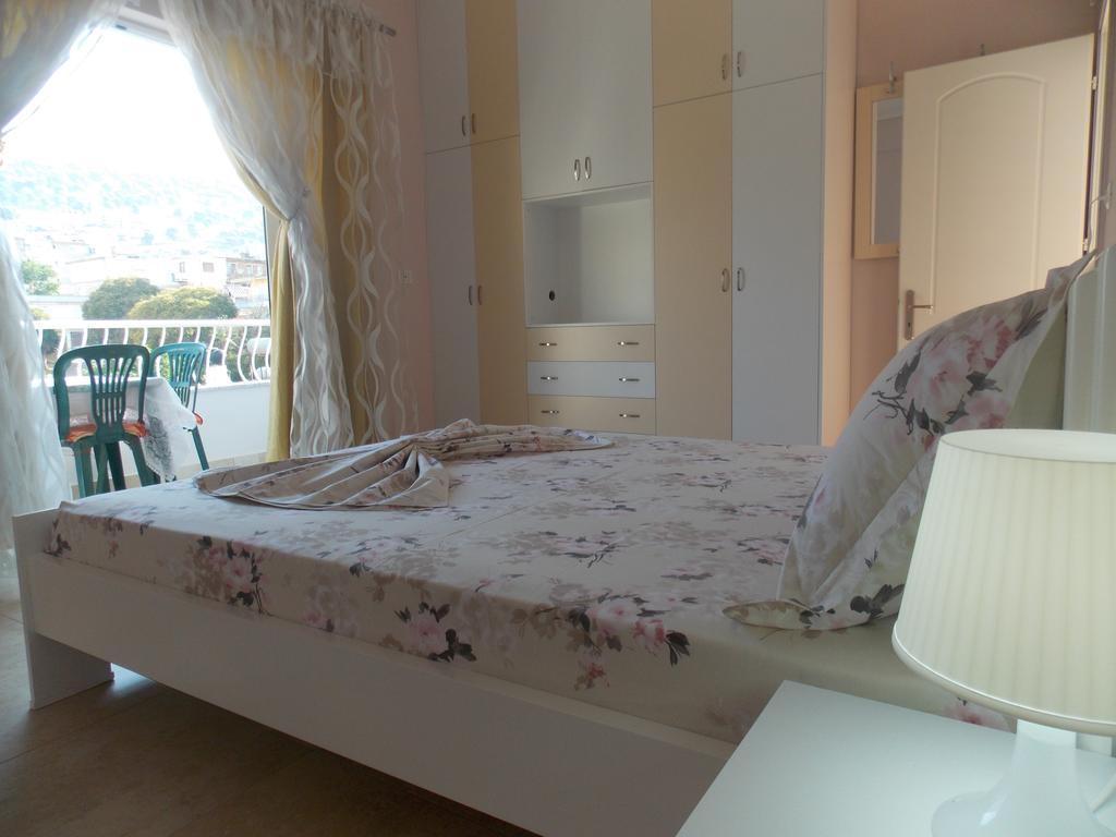 Linda Home Sarande Luaran gambar